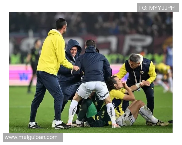 欧联社媒发声回应争议事件